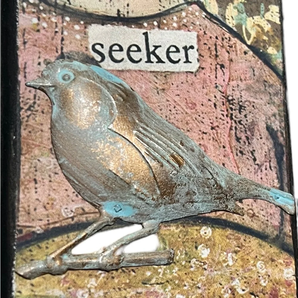 Picture frame “seeker” metal bird adornment